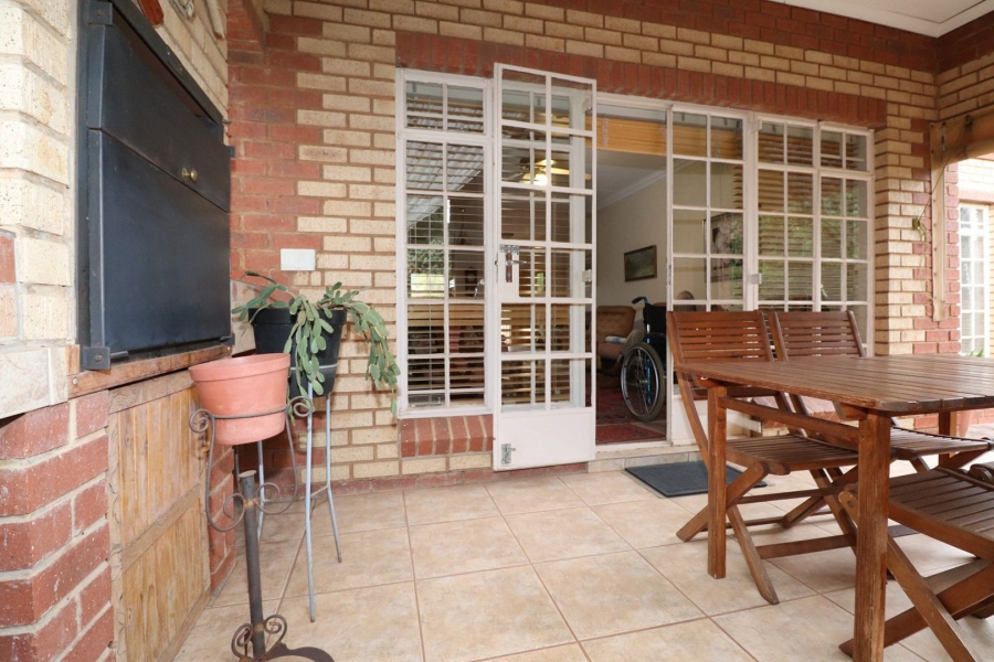 2 Bedroom Property for Sale in Flamwood North West